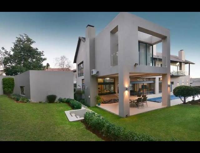 4 BEDROOM HOUSE FOR SALE IN BENMORE GARDENS